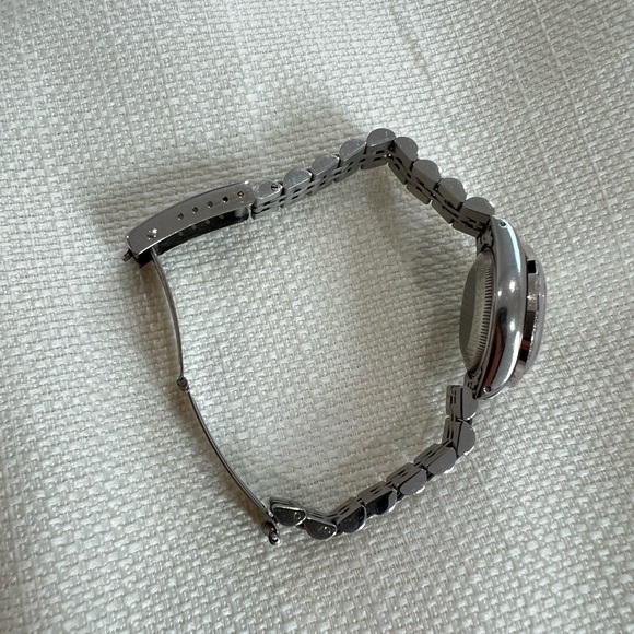 Rolex Oyster Datejust 26mm - Picture 5 of 14